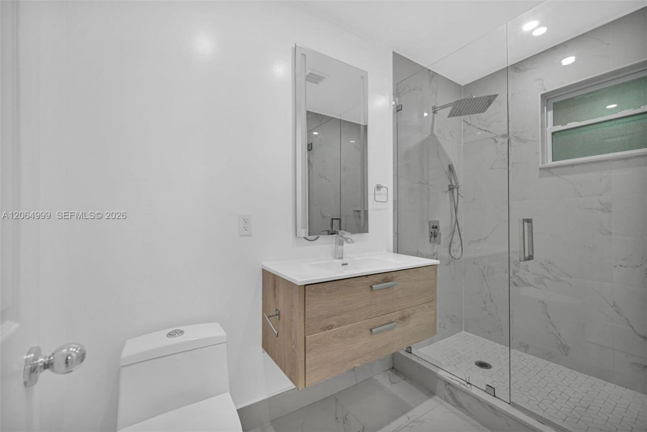 451 E 37th St , Hialeah, FL 33013 Photo