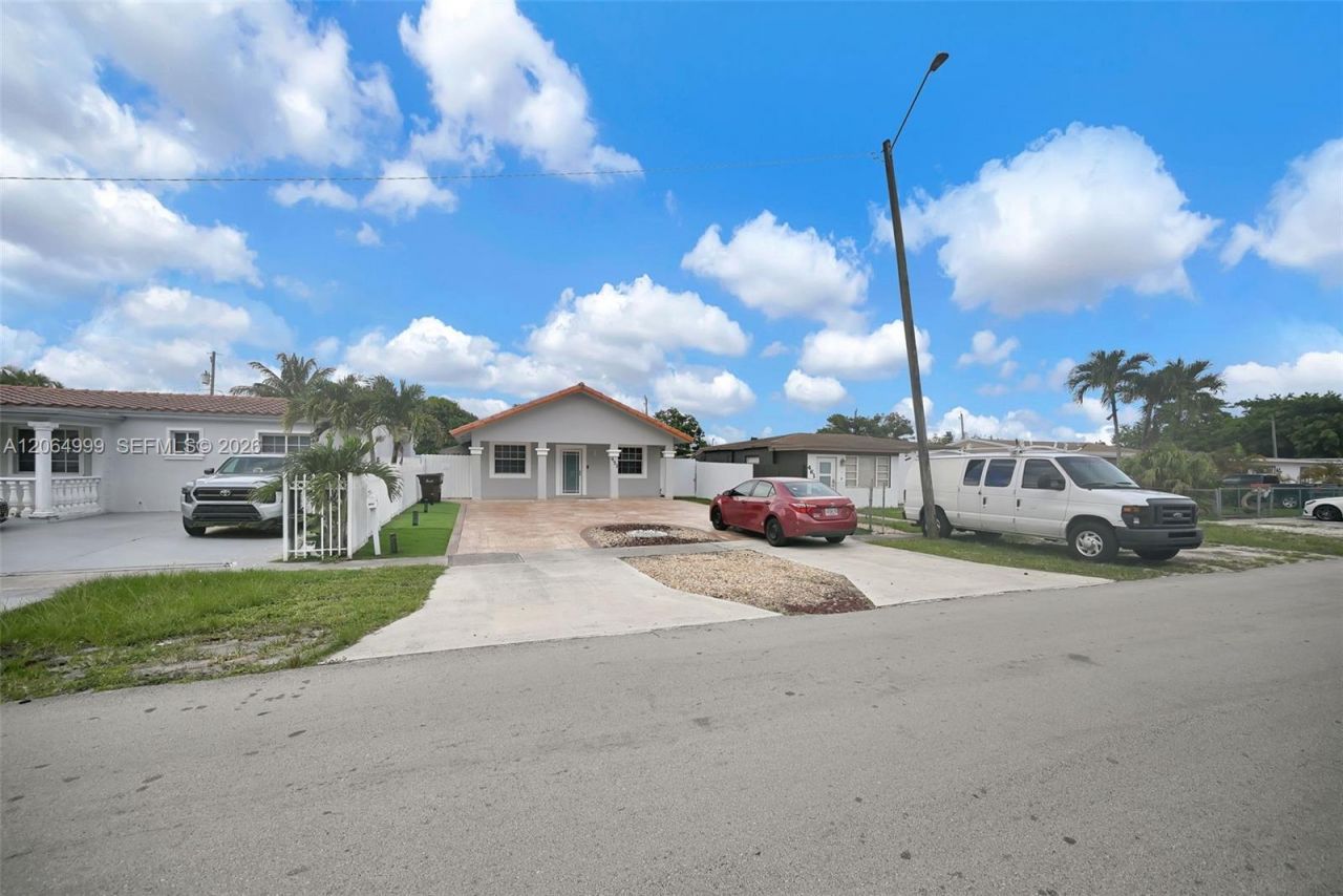 451 E 37th St , Hialeah, FL 33013 Photo