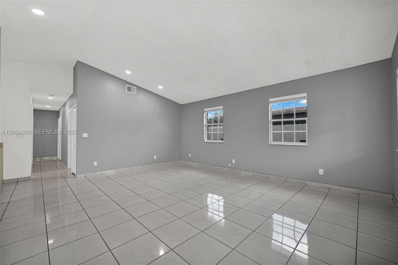 451 E 37th St , Hialeah, FL 33013 Photo