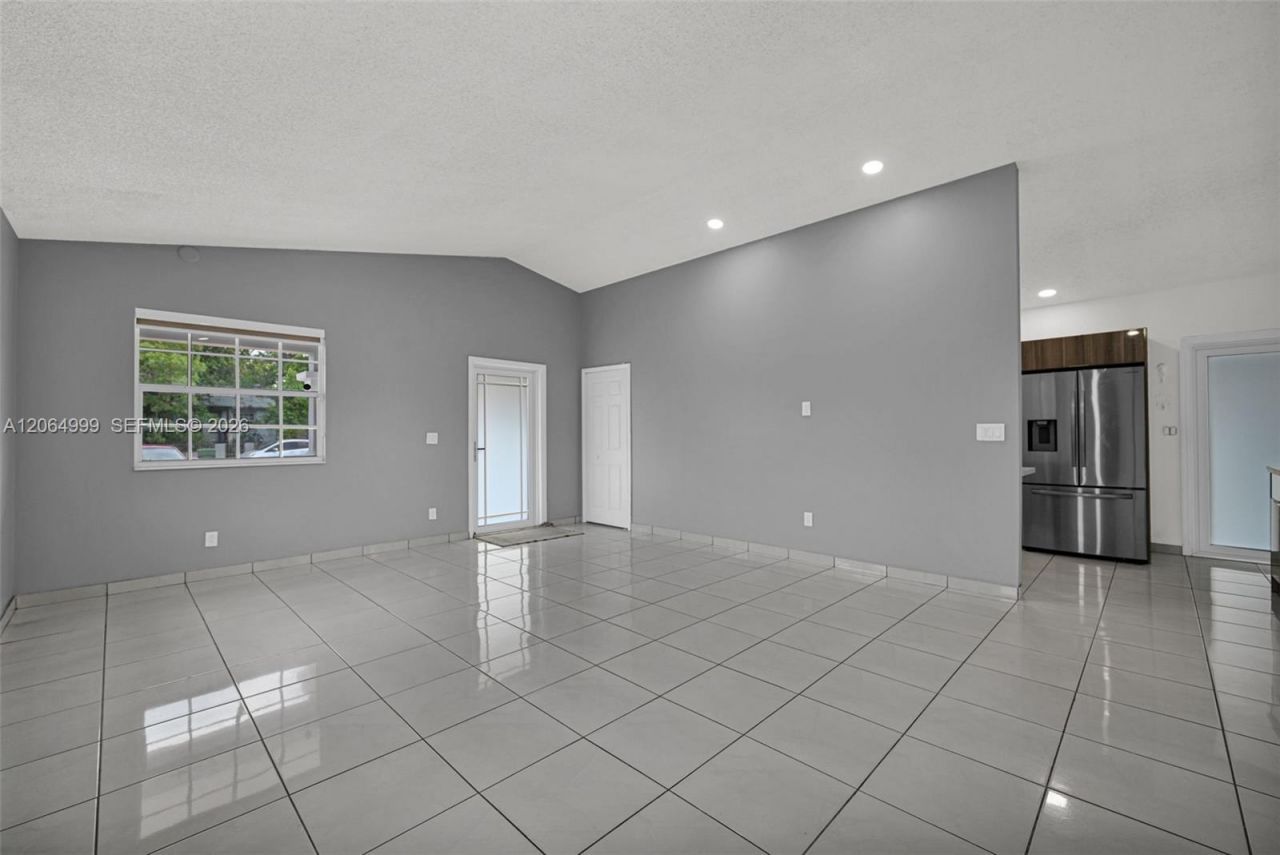 451 E 37th St , Hialeah, FL 33013 Photo