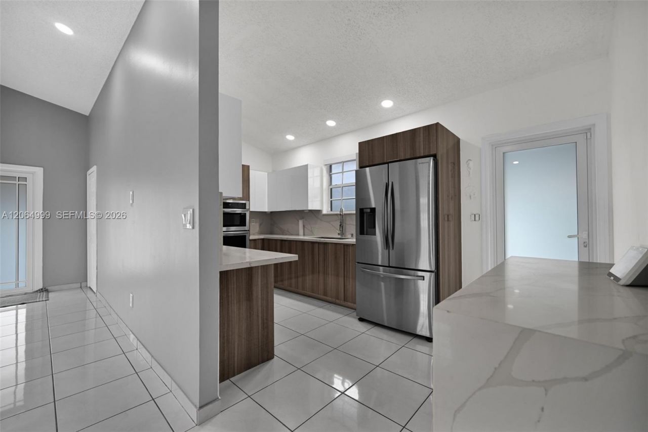 451 E 37th St , Hialeah, FL 33013 Photo