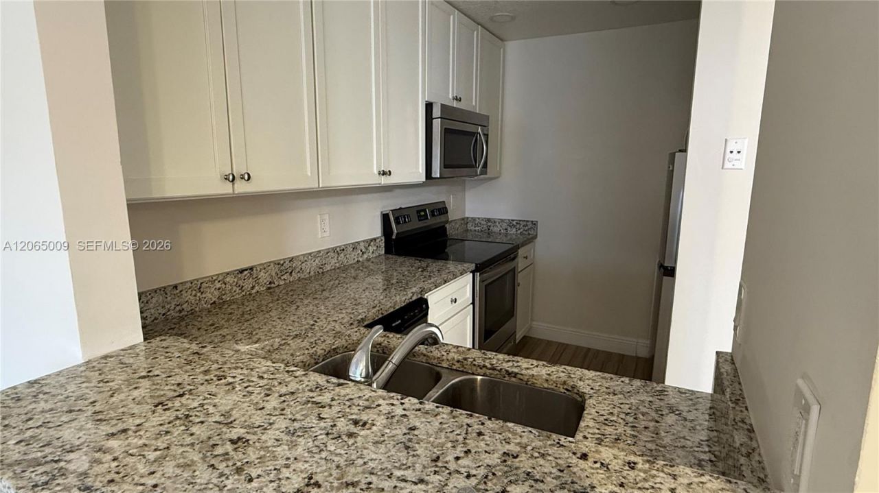 1006 Twin Lakes Dr, Unit 20-E, Coral Springs, FL 33071 Photo