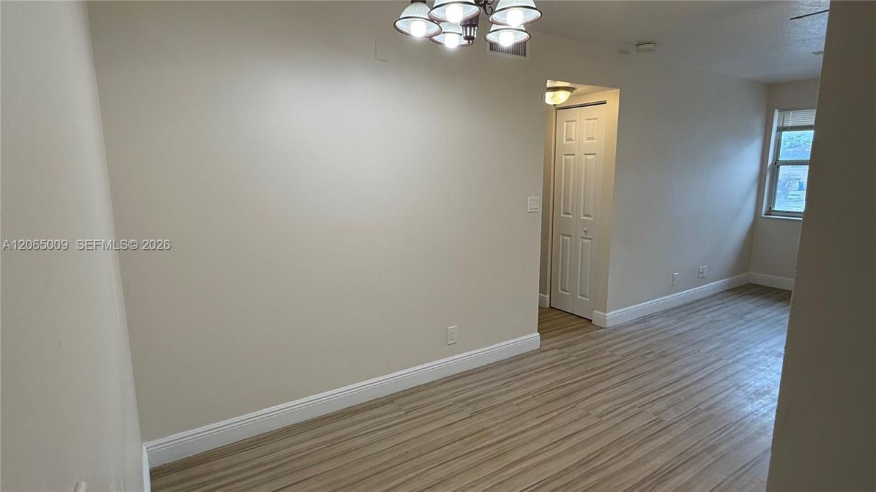 1006 Twin Lakes Dr, Unit 20-E, Coral Springs, FL 33071 Photo