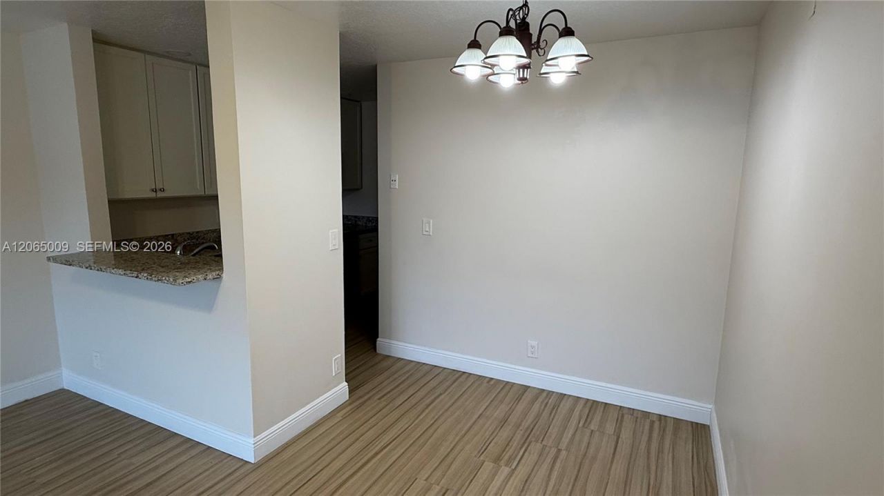 1006 Twin Lakes Dr, Unit 20-E, Coral Springs, FL 33071 Photo