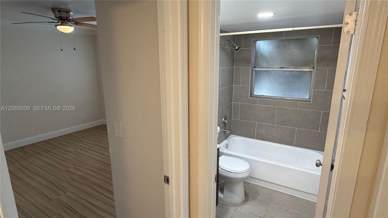 1006 Twin Lakes Dr, Unit 20-E, Coral Springs, FL 33071 Photo