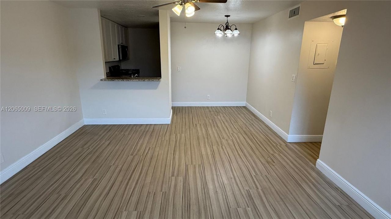 1006 Twin Lakes Dr, Unit 20-E, Coral Springs, FL 33071 Photo