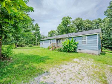 995 Cobhill Road, Irvine, KY 40336