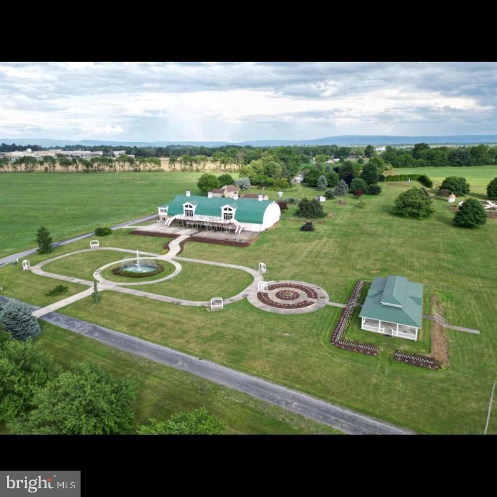 1032 BUCHANAN TRAIL EAST , GREENCASTLE, PA 17225