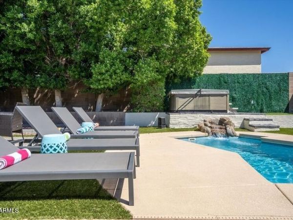 14417 N 10th Street, Phoenix, AZ 85022