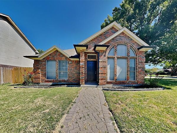 6621 Sunny Hill Drive, Watauga, TX 76148