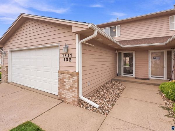 1841 S Sertoma Ave, Unit 102, Sioux Falls, SD 57106
