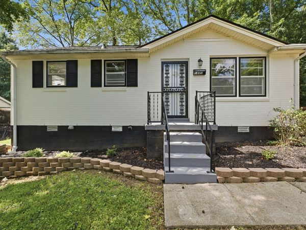 1440 Elm Hill Dr , Clarksville, TN 37040