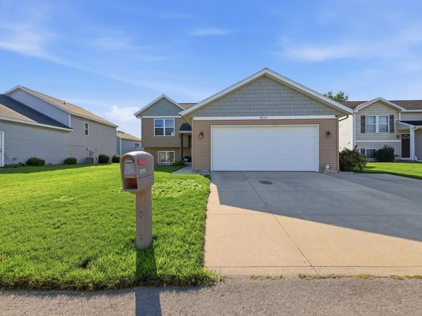 9752 Crystal Circle, Zeeland, MI 49464