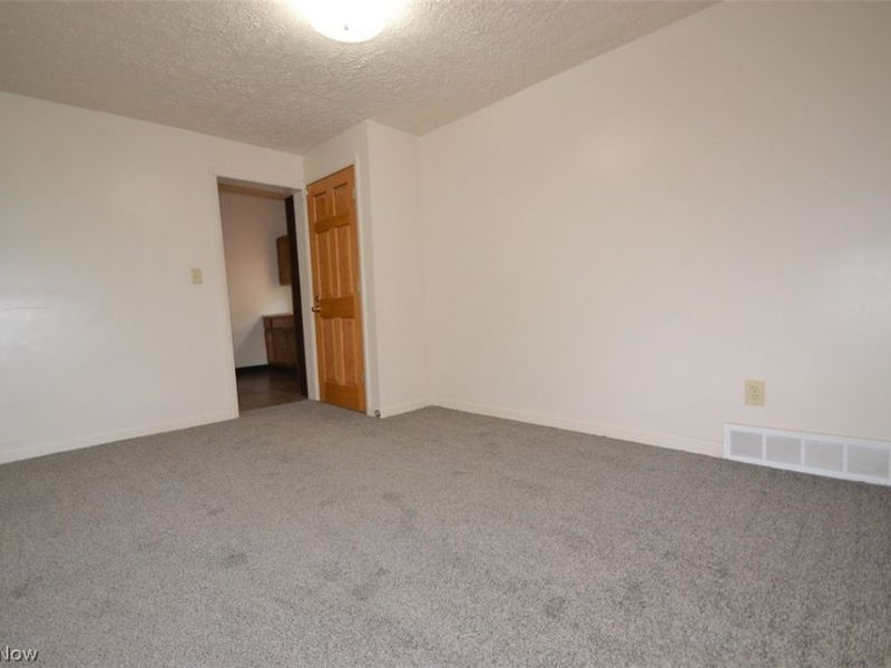 514 Brown Street, Akron, OH 44311 Photo 3