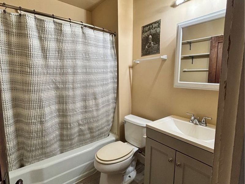 1422 W 112th Street, Cleveland, OH 44102 Photo 24