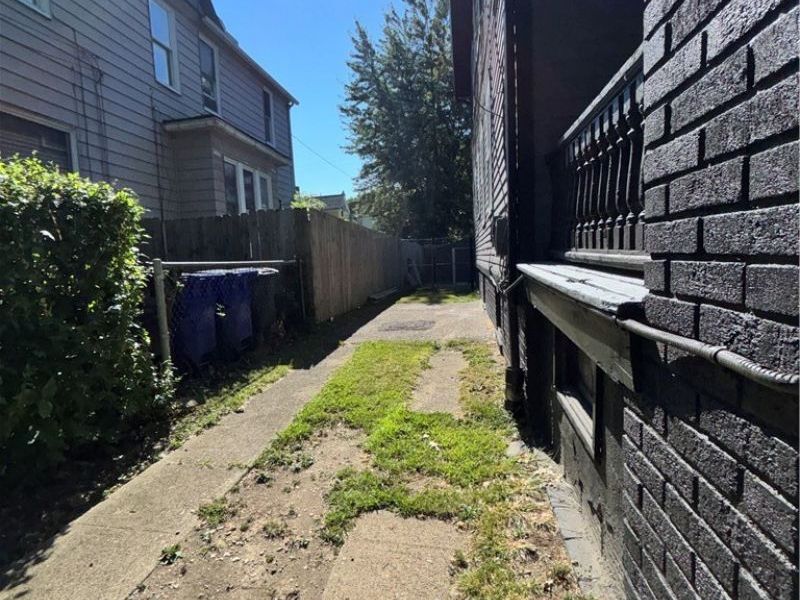 1422 W 112th Street, Cleveland, OH 44102 Photo 3