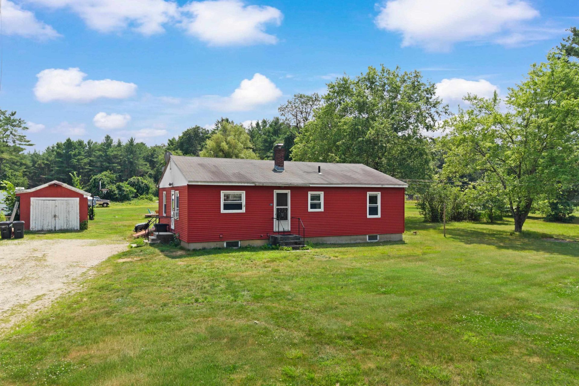 194 Parker Road, New Boston, NH 03070 Main Photo