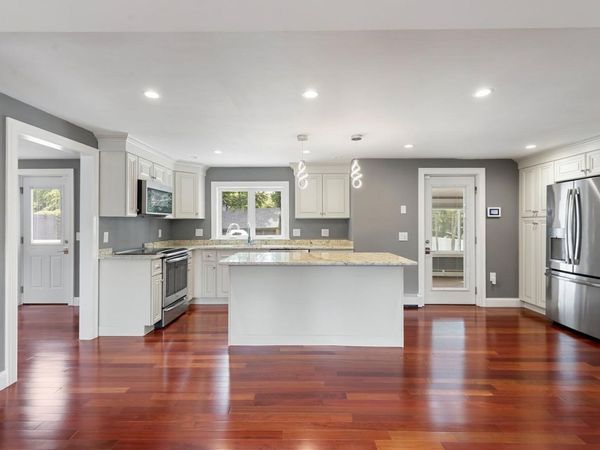 90 Strawberry Lane, Abington, MA 02351