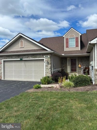 325 HILL STREET , MOUNT JOY, PA 17552