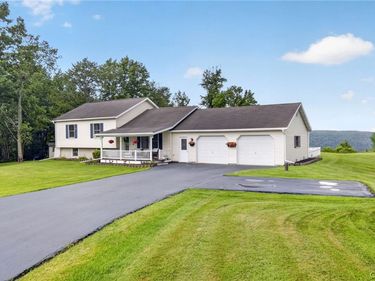 1323 Bell View Heights, Locke, NY 13092