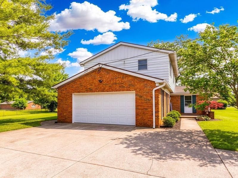 8910 Tammy Drive, West Chester, OH 45069 Photo 23