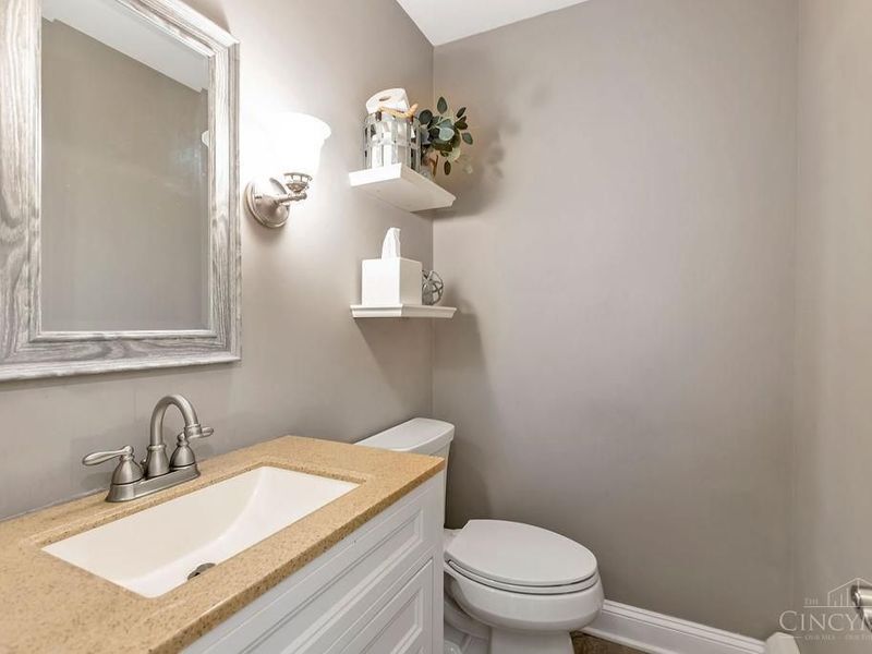 8910 Tammy Drive, West Chester, OH 45069 Photo 6