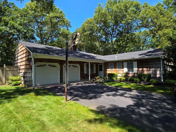 38 Glenridge Avenue, Stony Brook, NY 11790
