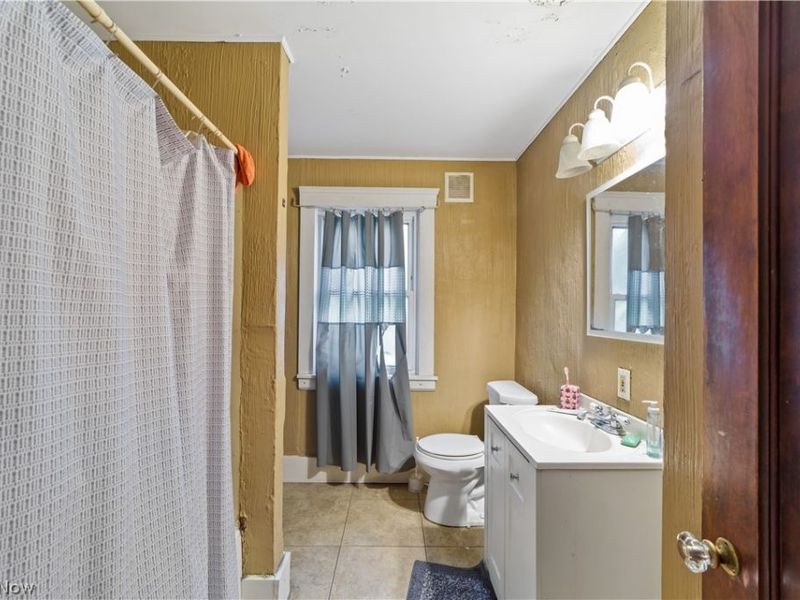 1202 Middle Avenue, Elyria, OH 44035 Photo 12