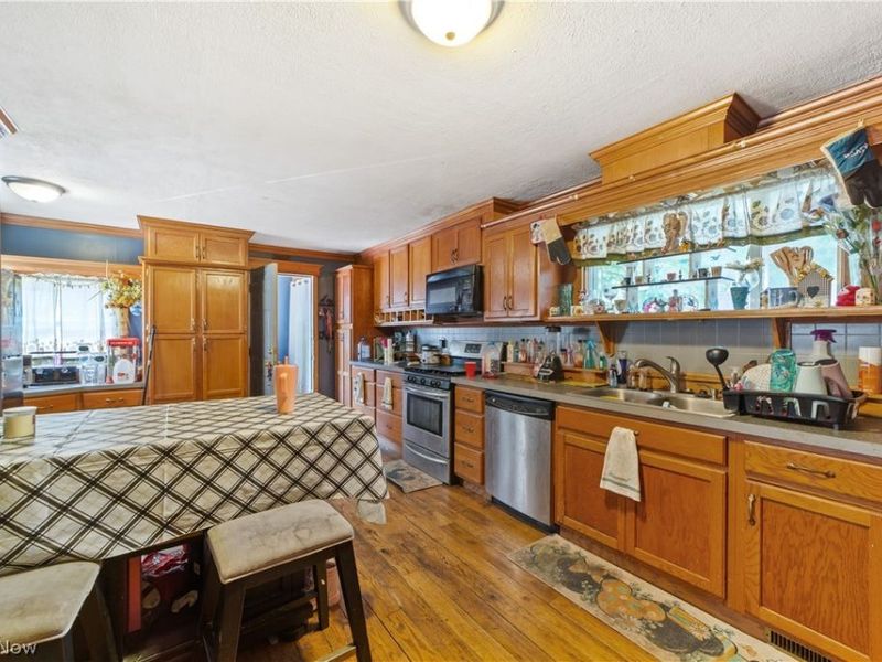 1202 Middle Avenue, Elyria, OH 44035 Photo 8