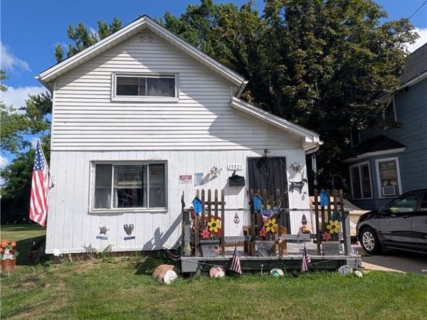15321 Ridpath Avenue , Cleveland, OH 44110