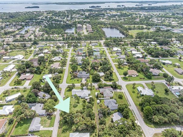 421 Citrus Avenue, Sebastian, FL 32958