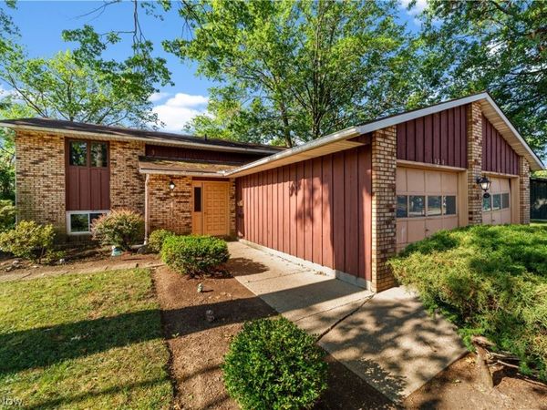 1423 Shaffer , Lorain, OH 44053