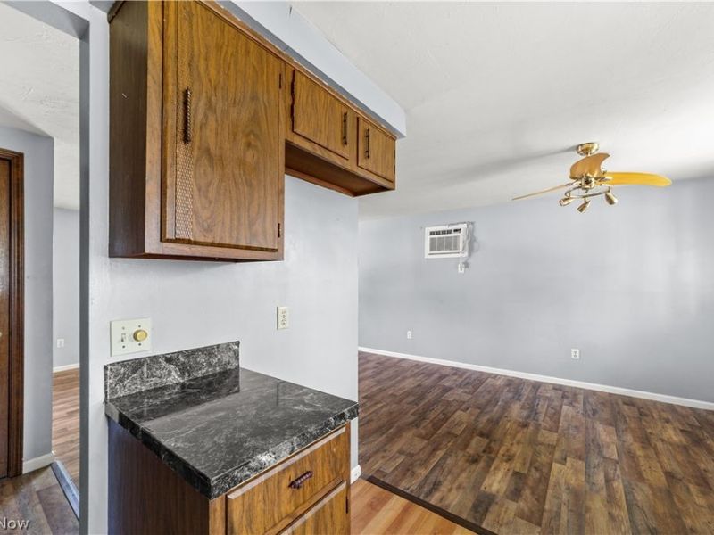 1423 Shaffer , Lorain, OH 44053 Photo 11