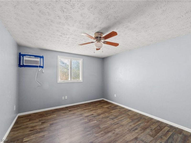 1423 Shaffer , Lorain, OH 44053 Photo 16