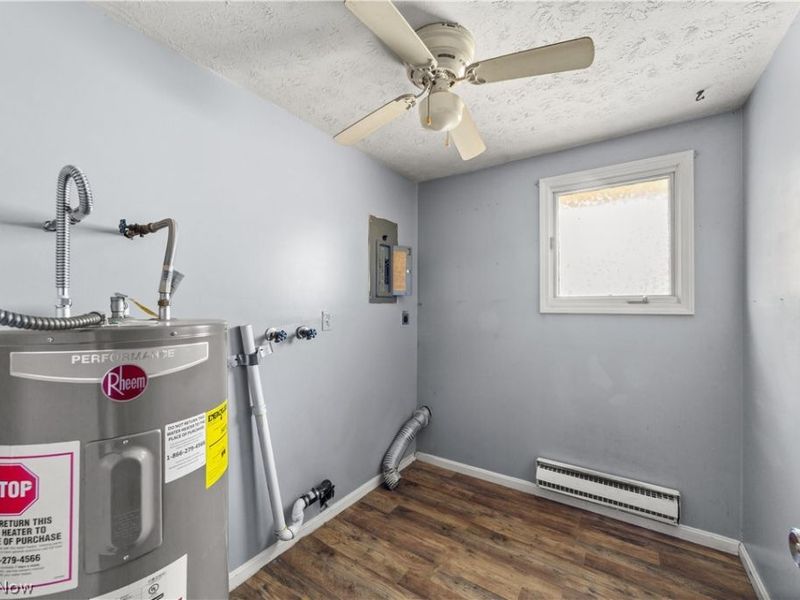 1423 Shaffer , Lorain, OH 44053 Photo 24