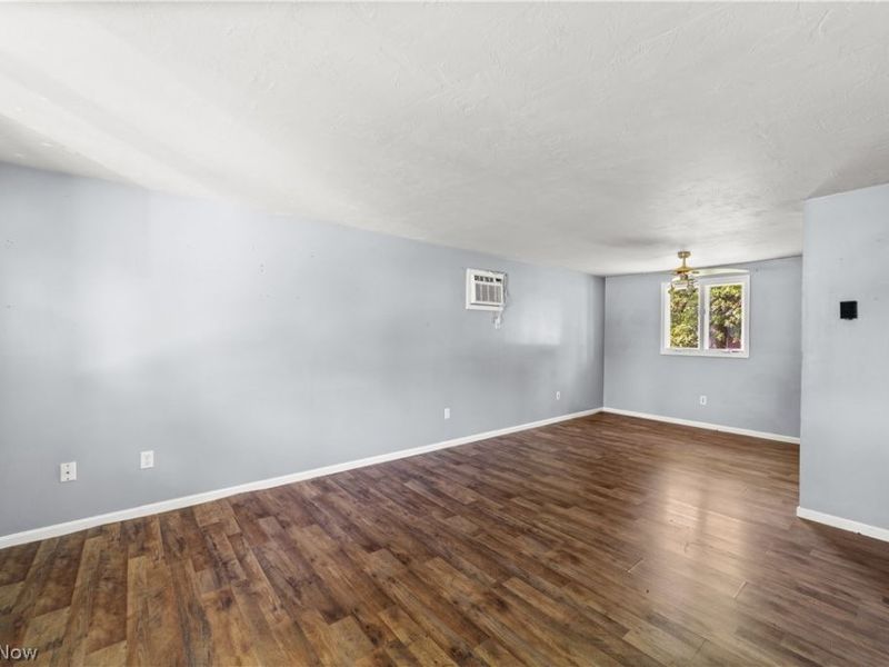 1423 Shaffer , Lorain, OH 44053 Photo 4