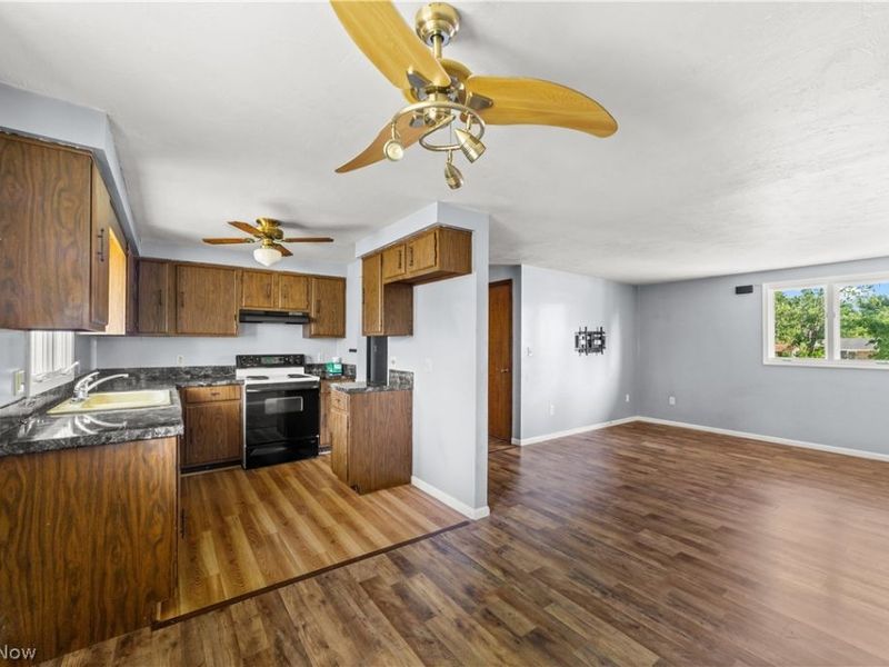 1423 Shaffer , Lorain, OH 44053 Photo 8