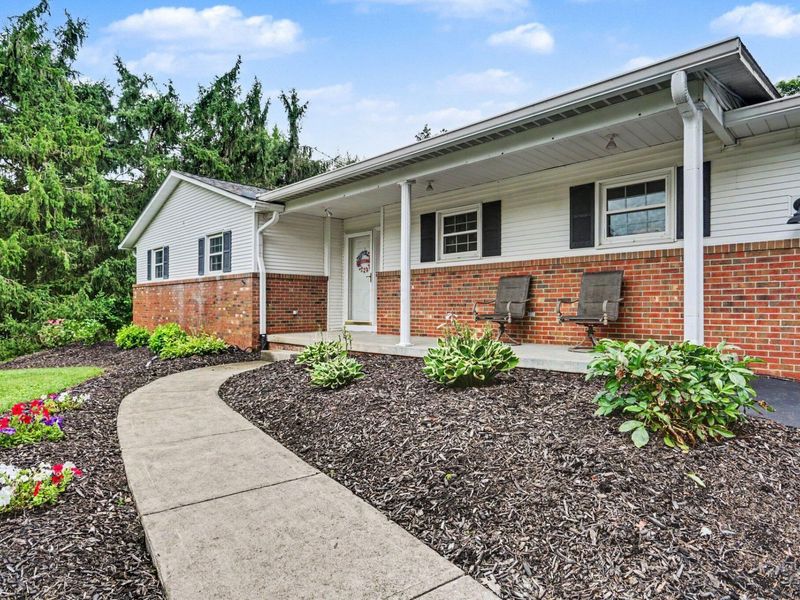121 Cherokee Trail , Granville, OH 43023 Photo 2