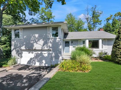 12 Compass Court Huntington, NY 11743
