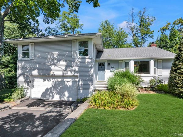12 Compass Court, Huntington, NY 11743