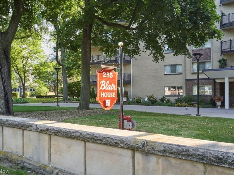 255 N Portage Path, Unit 216, Akron, OH 44303 Photo 18