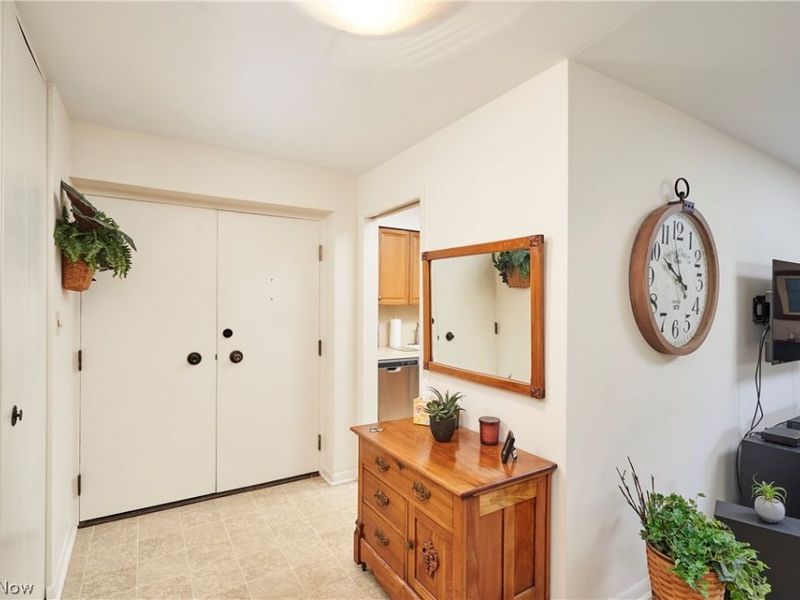 255 N Portage Path, Unit 216, Akron, OH 44303 Photo 3