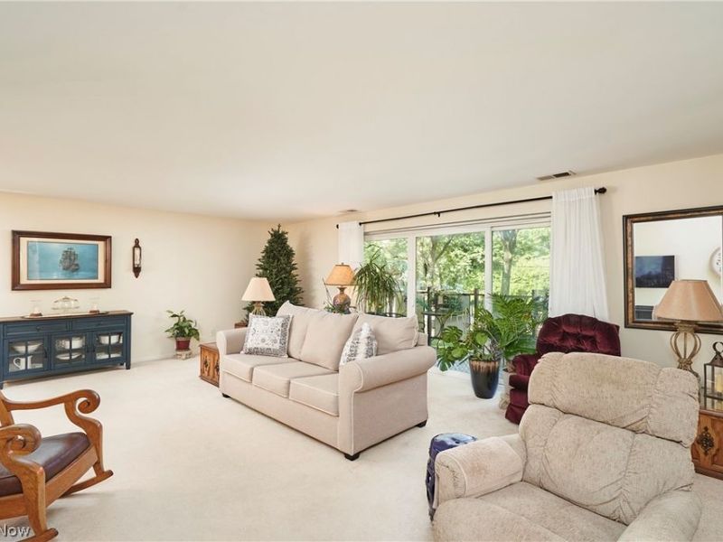 255 N Portage Path, Unit 216, Akron, OH 44303 Photo 4