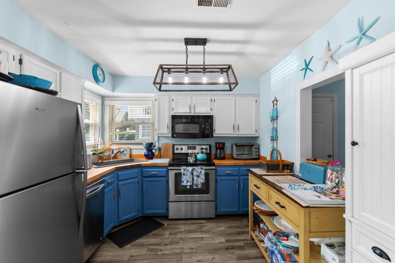 4301 Alicia Ct. Photo 7