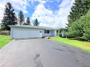 6410 Deanna Drive, Hamburg, NY 14075