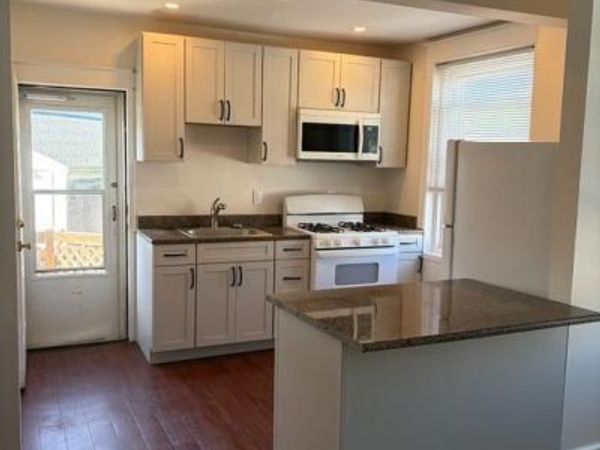 8 W BENEDICT AVENUE, Unit 2E, HAVERTOWN, PA 19083
