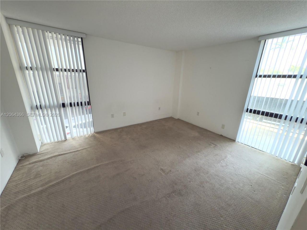 3675 N Country Club Dr, Unit 109, Aventura, FL 33180 Photo