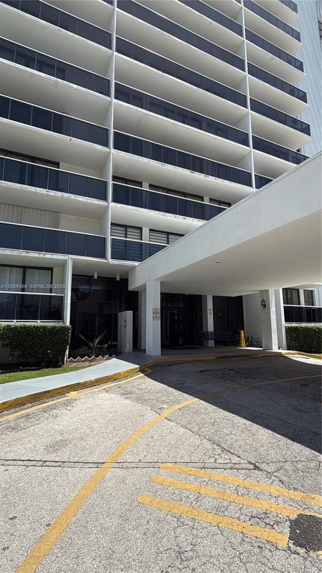 3675 N Country Club Dr, Unit 109, Aventura, FL 33180 Photo