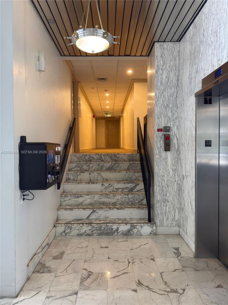 3675 N Country Club Dr, Unit 109, Aventura, FL 33180 Photo