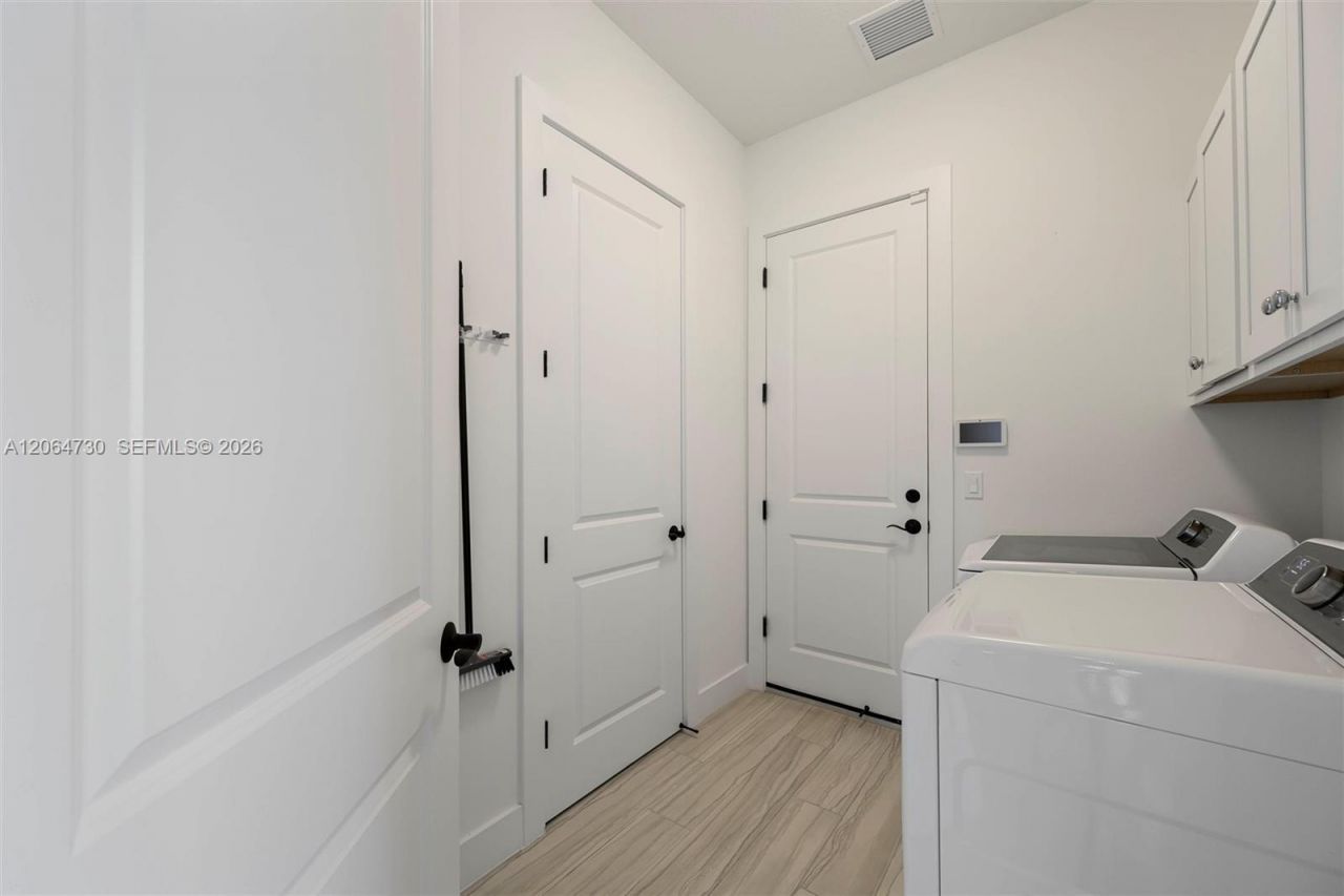 5337 Santa Rosa Ln , Westlake, FL 33470 Photo